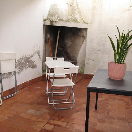 Appartement T1 Bis Cosy Avec Patio 17 Bis Tourbes Ngoại thất bức ảnh