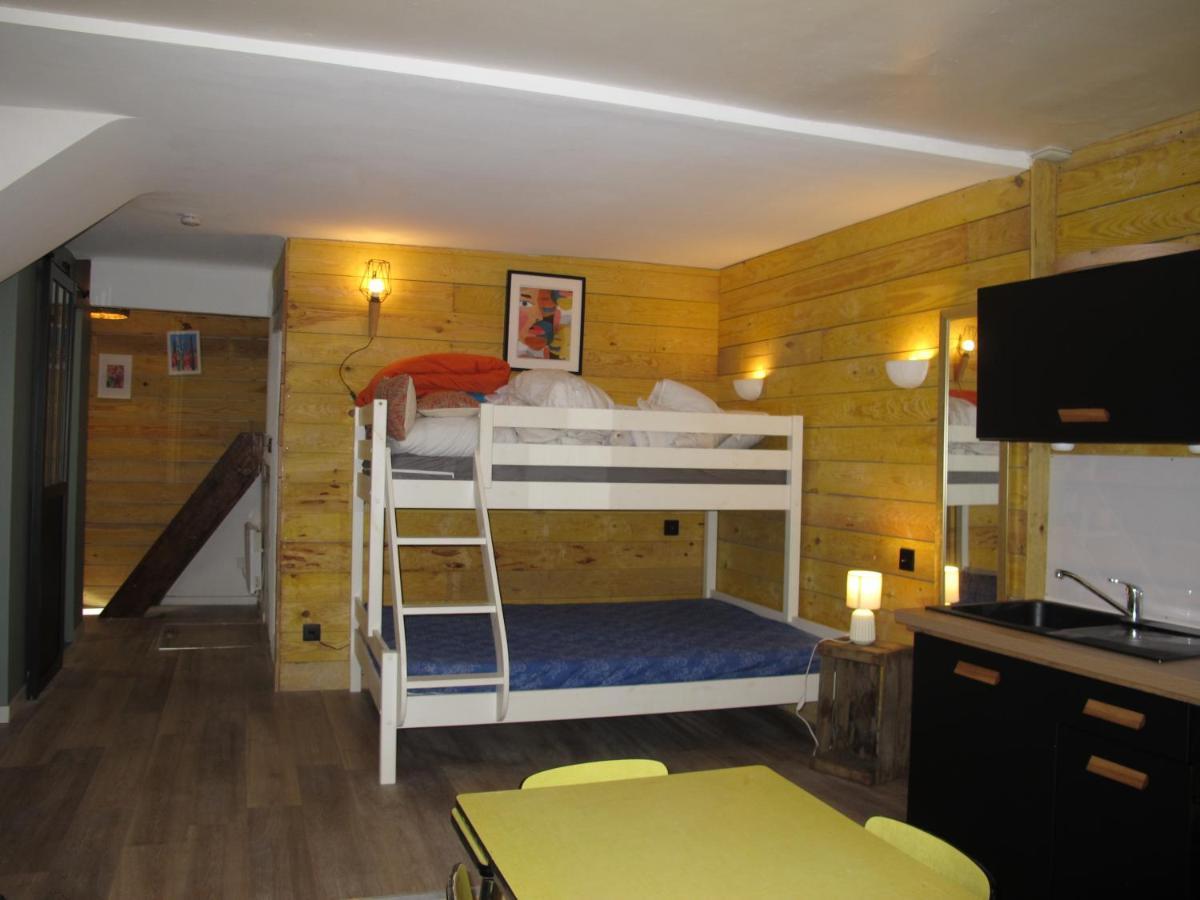 Appartement T1 Bis Cosy Avec Patio 17 Bis Tourbes Ngoại thất bức ảnh